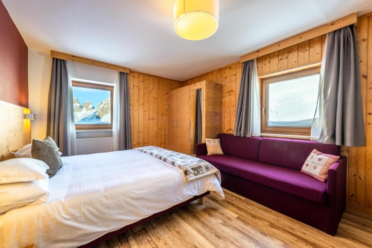 Two Connecting Double Rooms,1076766061:JPEG